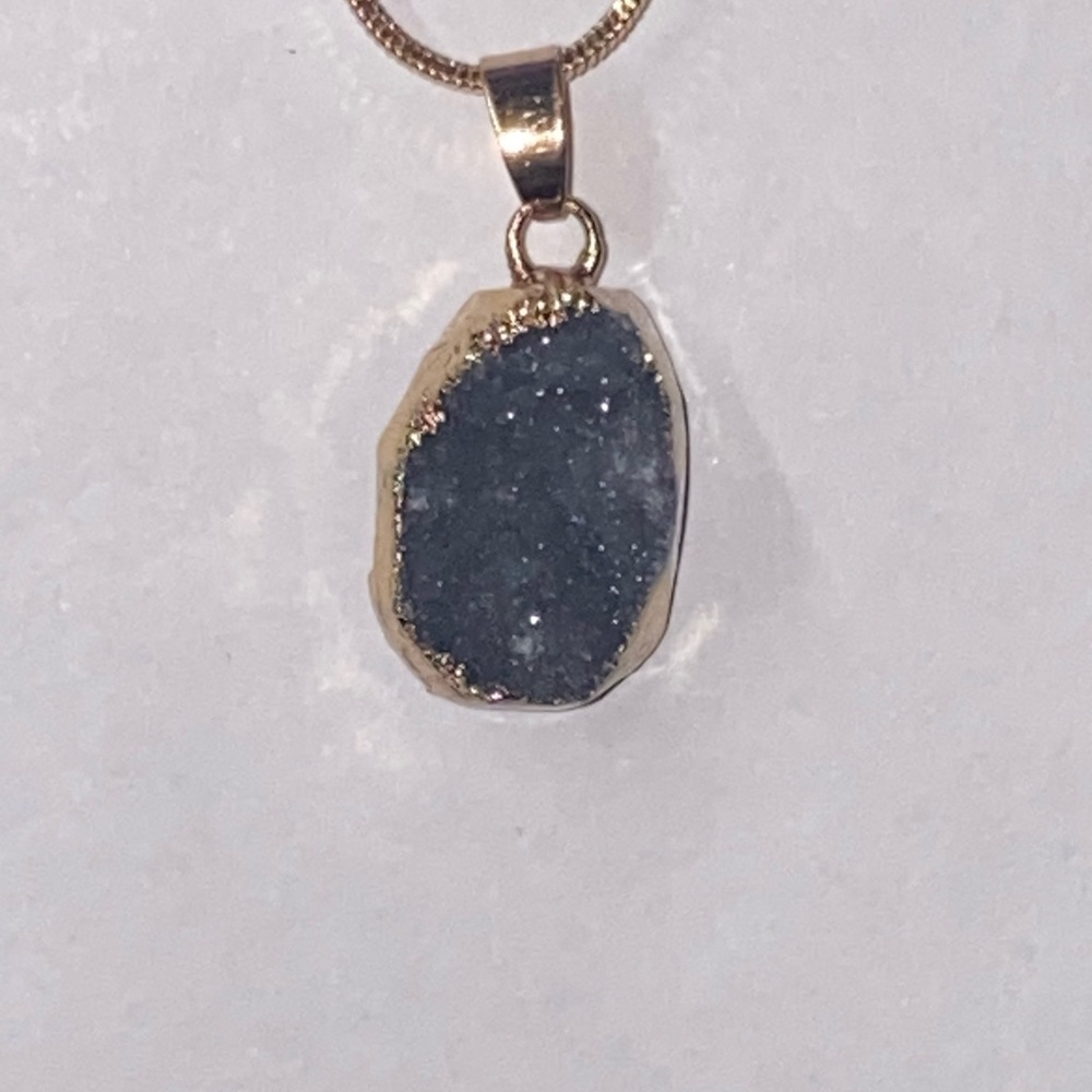 Quartz pendant necklace ❤️ Black